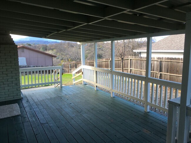 Building Photo - South Redding 2-Story Home, located in cul-de-sac