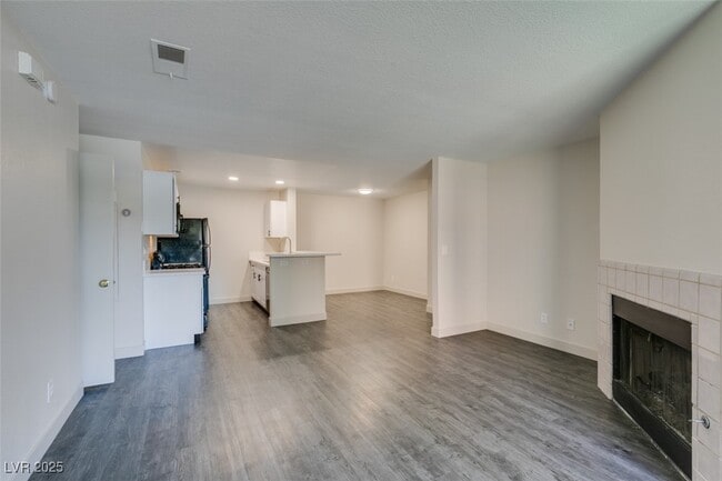 Building Photo - 2200 S Fort Apache Rd