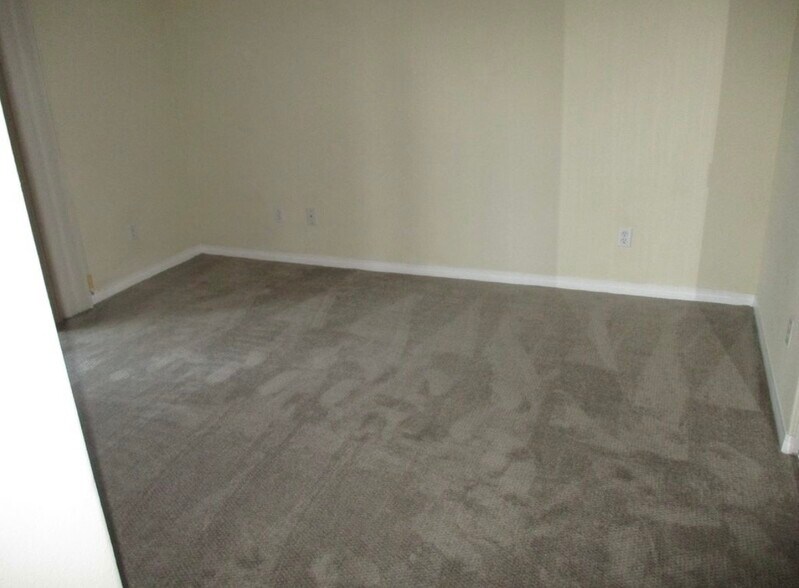 Building Photo - 7821 Daisy Cir