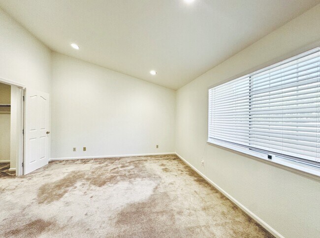 Building Photo - 4378 Conejo Dr