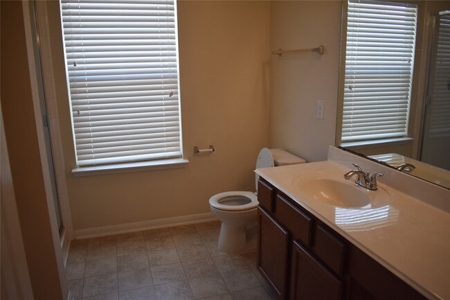 Building Photo - 1747 Nichole Woods Dr