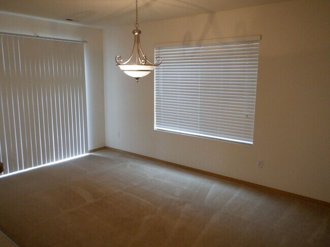 Building Photo - 1722 Cadborough Ln