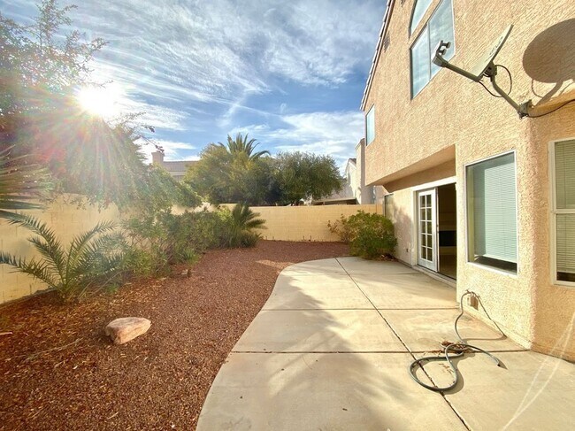 Building Photo - 8009 Dover Shores Ave