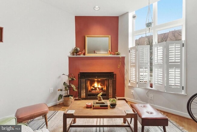 Building Photo - 122 W Henrietta St