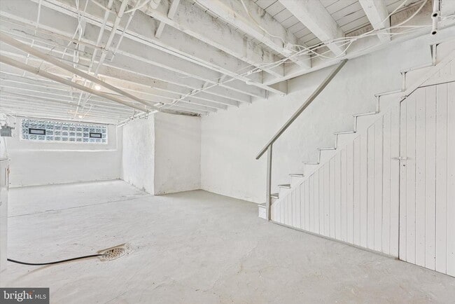 Building Photo - 2423 76th Ave
