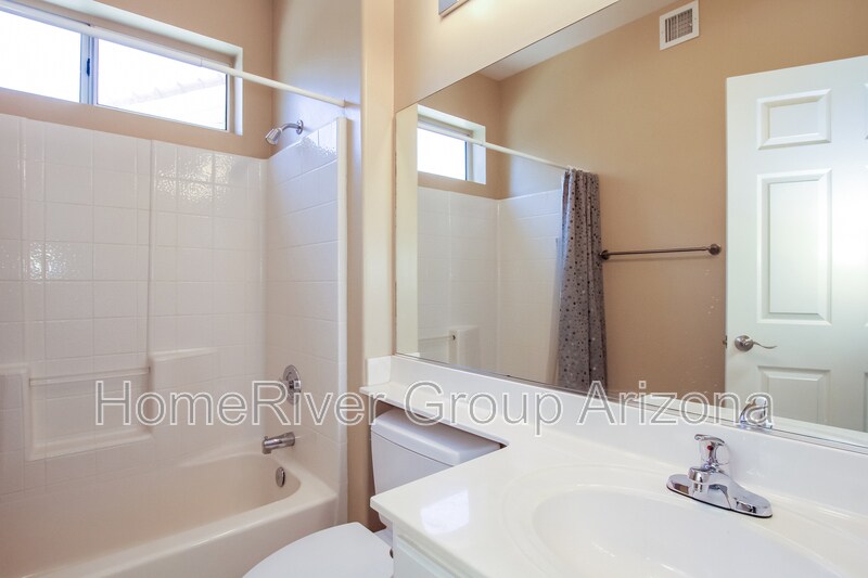 Building Photo - 13441 W Caraway Dr