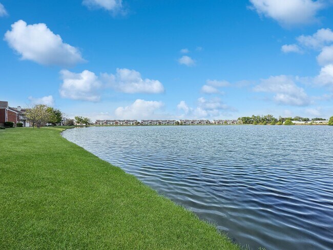 Building Photo - Grand Lakeside Escape: Spacious 3-Bedroom ...