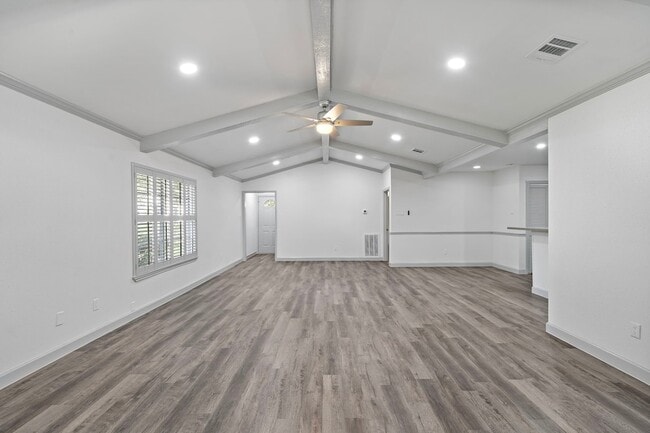 Building Photo - 1714 Huge Oaks St