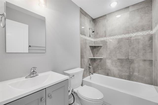 Building Photo - 313 Clearwood Dr