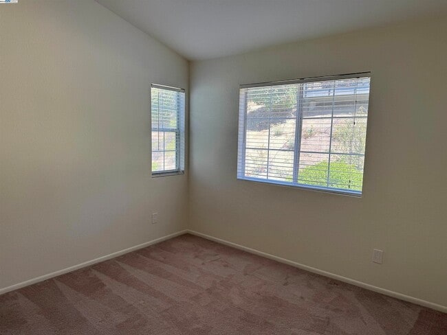Building Photo - 8145 Mountain View Dr
