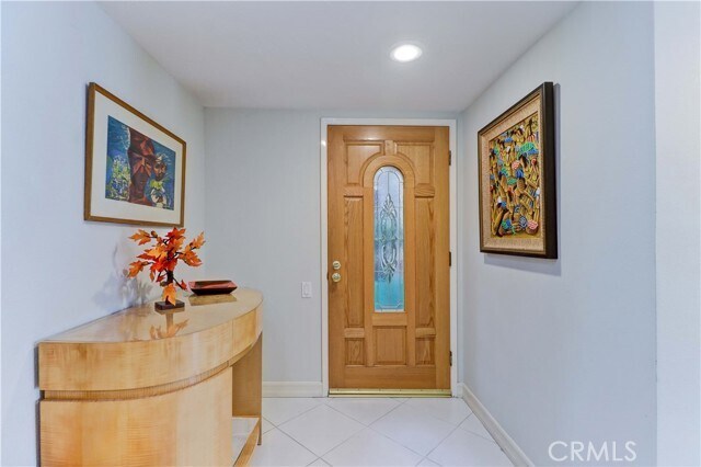 Building Photo - 881 Via Mendoza