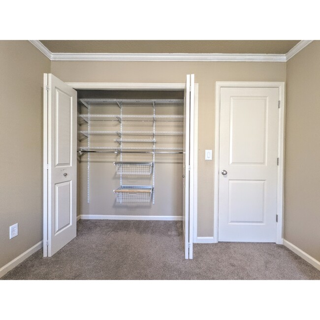 Building Photo - 730 SW 207th Pl