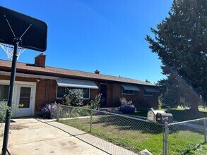 Building Photo - Berneau Orem Duplex