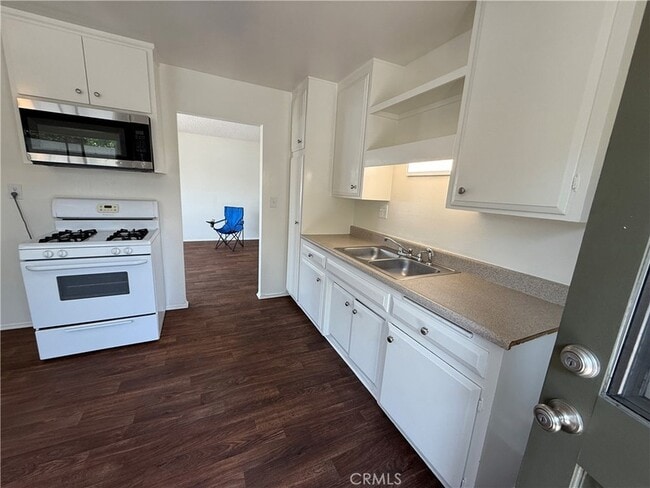Building Photo - 24638 Eshelman Ave