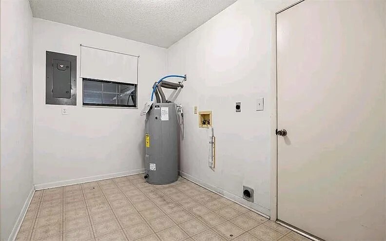 Building Photo - 233 SE Sandia Way