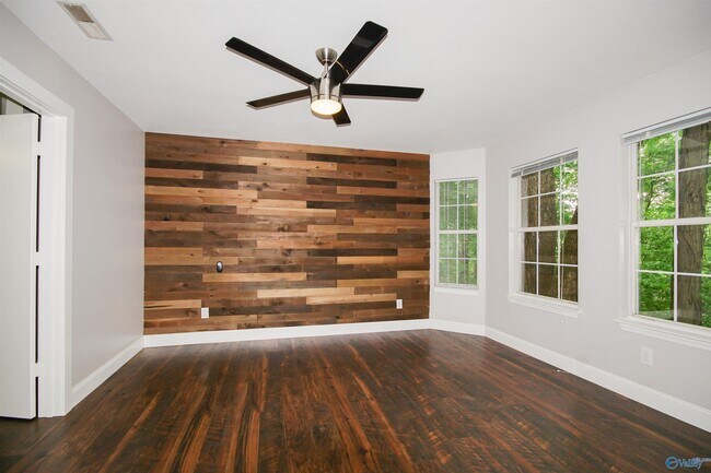 Building Photo - 127 Rebecca Pines Dr