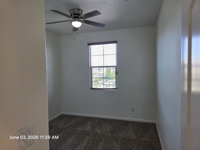 Building Photo - 1816 Golden Willow Ave