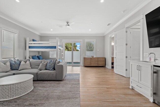 Building Photo - 14300 Front Beach Rd