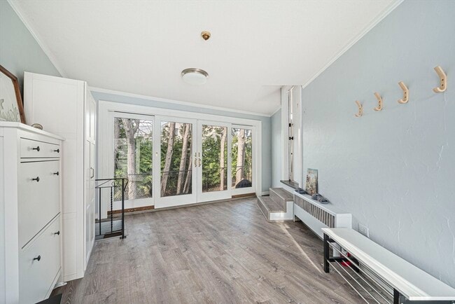 Building Photo - 66 Roosevelt Rd