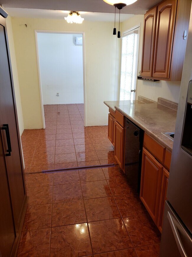 Building Photo - 3870