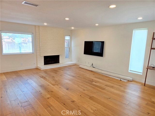 Building Photo - 20 Senisa