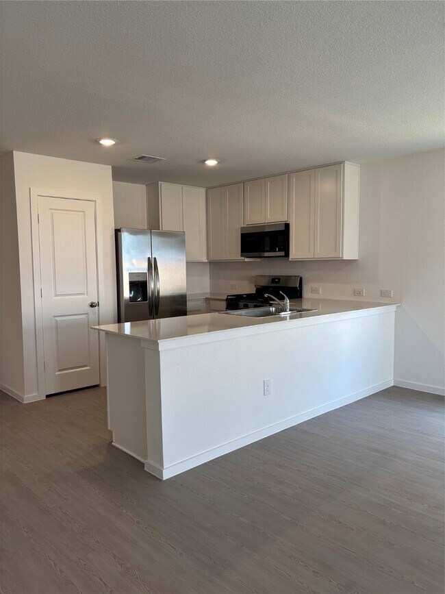 Building Photo - 607 Amberwood Creek Dr