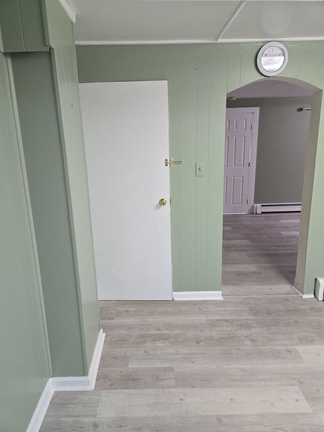 Building Photo - 4-5 Bedroom, 2 Bathroom 2-Story Detached H...