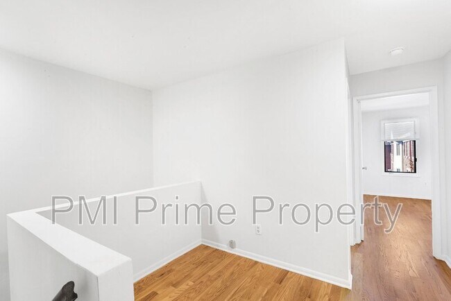 Building Photo - 92 E Blackwell St