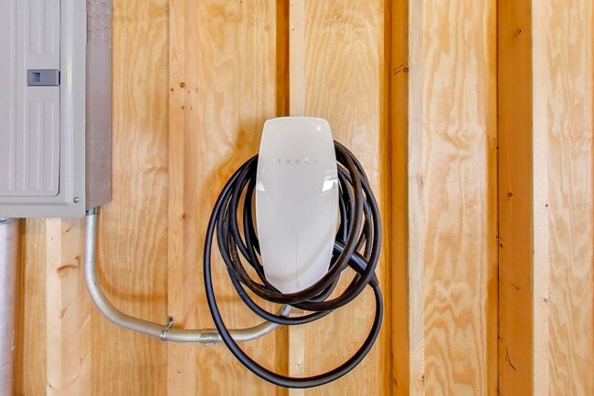 Building Photo - 2649 Crawford Ave