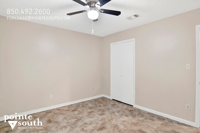 Building Photo - 6429 Schoel Ln