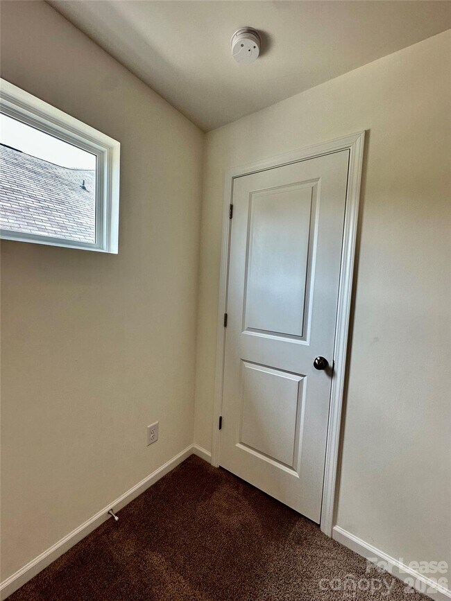 Building Photo - 8116 Ramsburg Dr