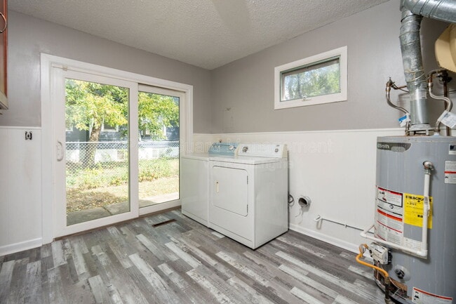 Building Photo - 4722 E Elm St