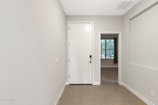 Building Photo - 14396 W Wethersfield Rd