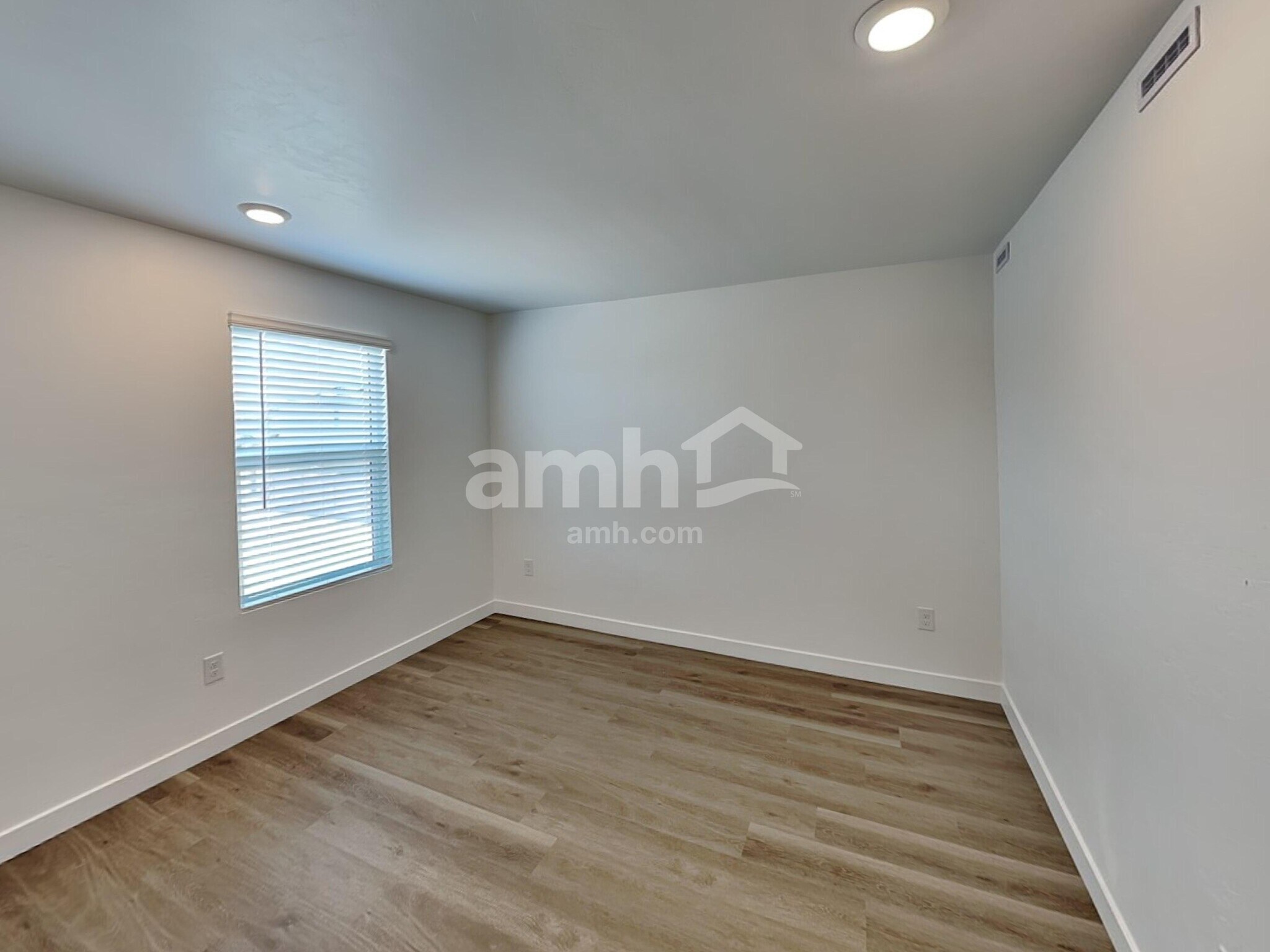 Building Photo - 6504 E Paseo Alga