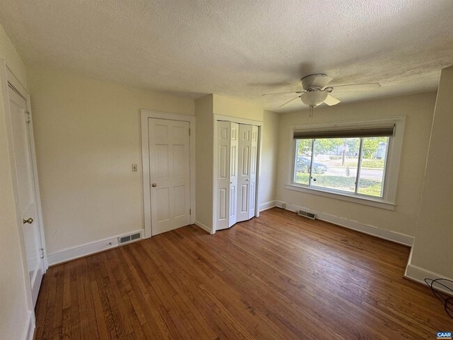 Building Photo - 704 Druid Ave