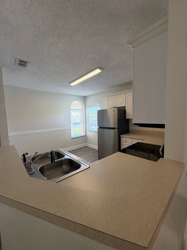 Building Photo - 8824 Coral Palms Ct