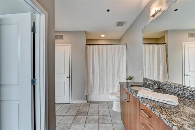 Building Photo - 923 Peachtree St NE