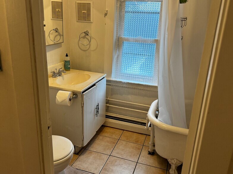 Building Photo - 21 Royall St