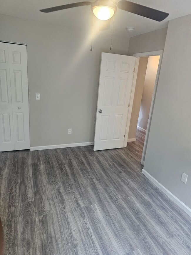 Building Photo - Beautifull renovated 2 bed 1.5 bath!
