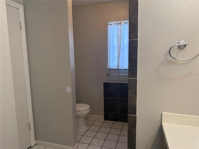 Building Photo - 39648 Meadowood Loop