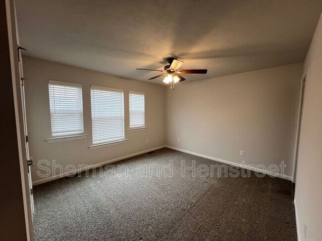 Building Photo - 5014 Mimosa Dr