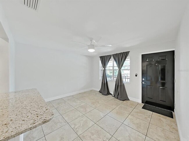 Building Photo - 2501 Harn Blvd