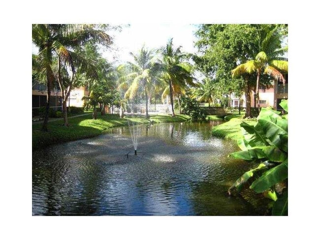 Building Photo - 770 SE 2nd Ave