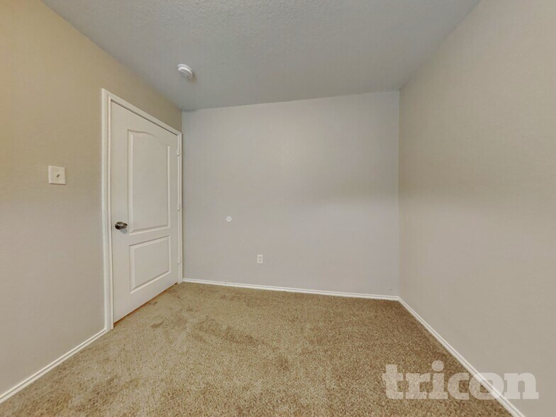 Building Photo - 10710 Terrace Crest