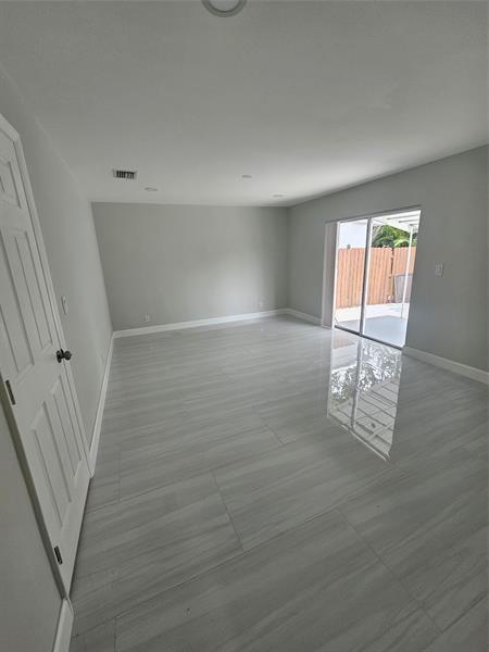 Building Photo - 4072 SW 51st St