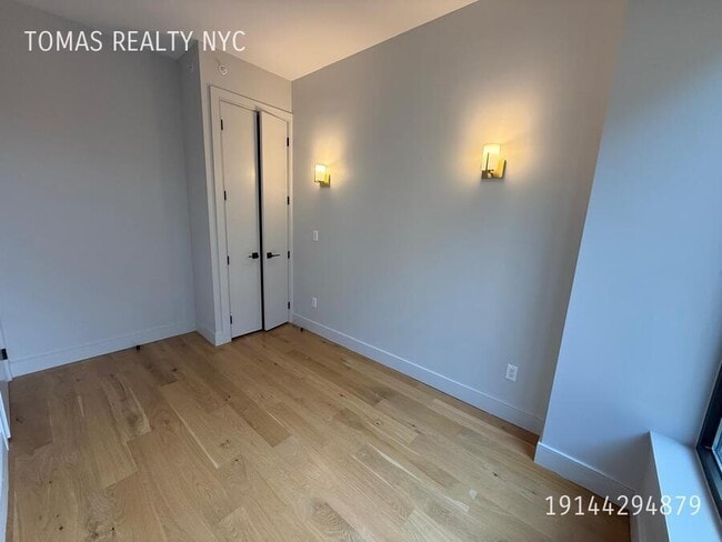 Building Photo - 1890 Pelham Pkwy S