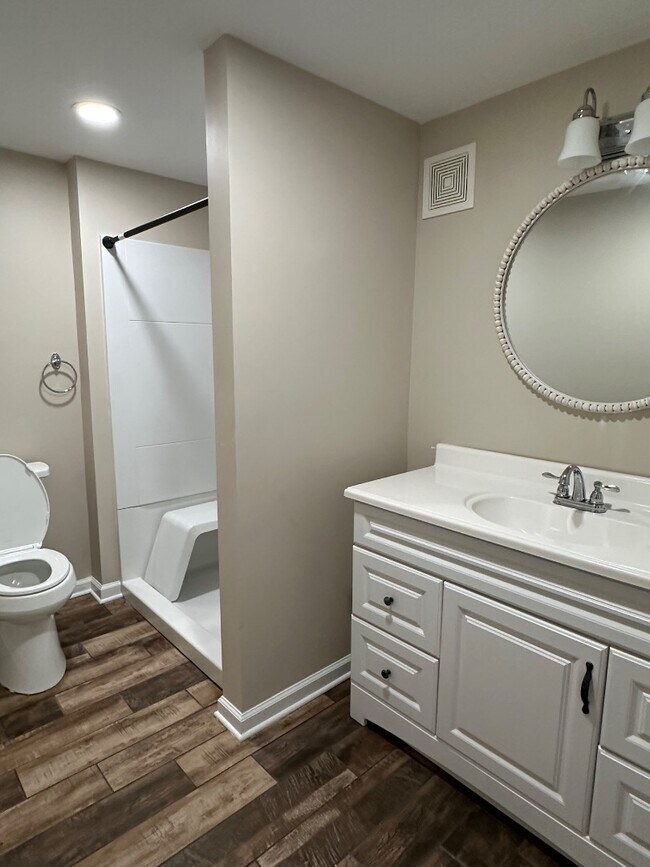 Building Photo - 3928 Inwood Dr