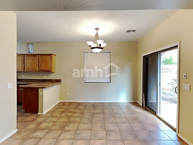 Building Photo - 3860 E Flower St