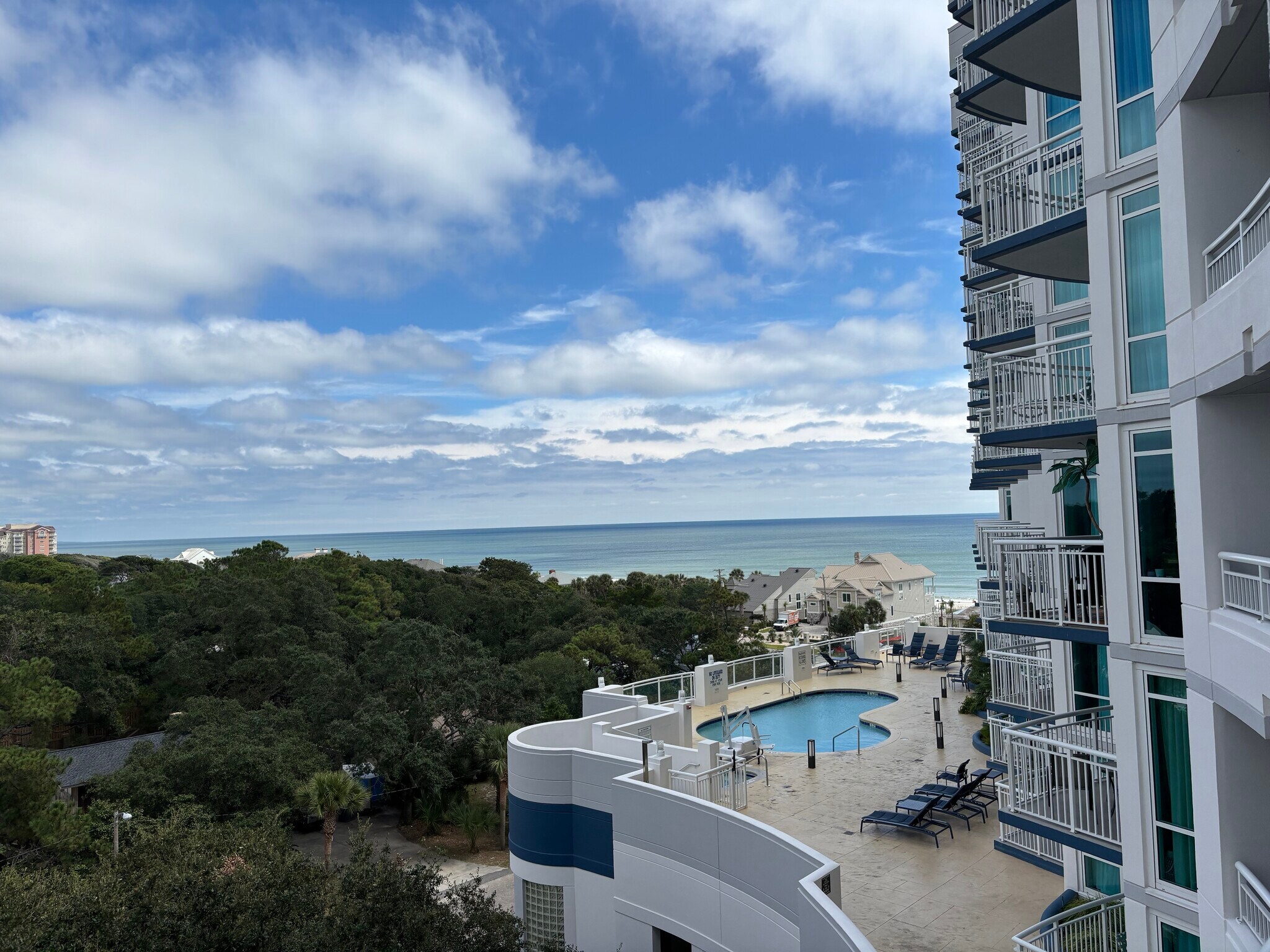 Building Photo - 215 77th Ave N