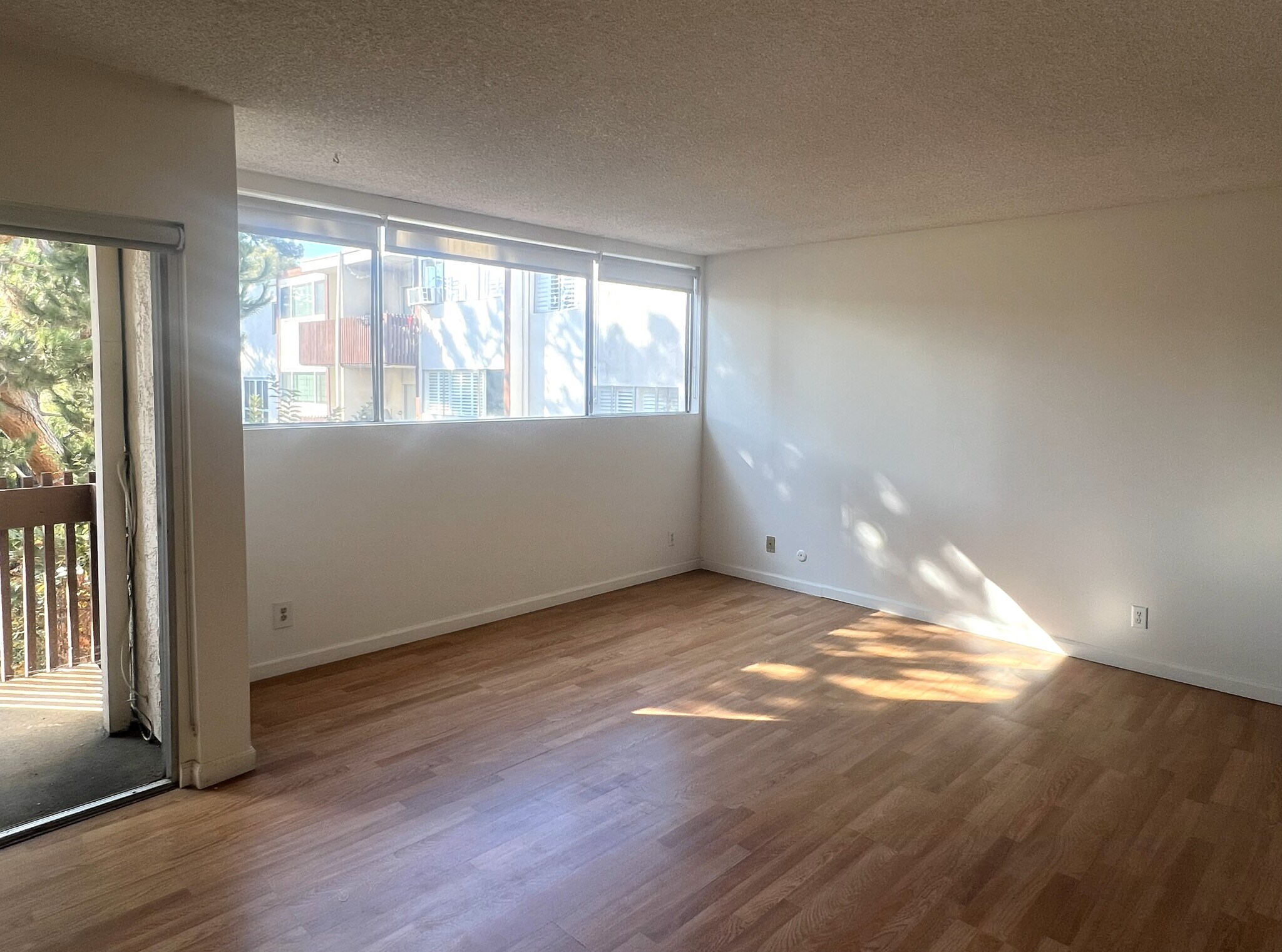 Building Photo - 6000 Canterbury Dr